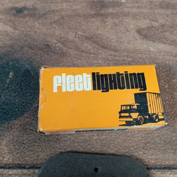 Yankee 79A Amber Oval Truck Trailer‎ Marker Clearance Light Heavy Duty - Picture 5 of 5